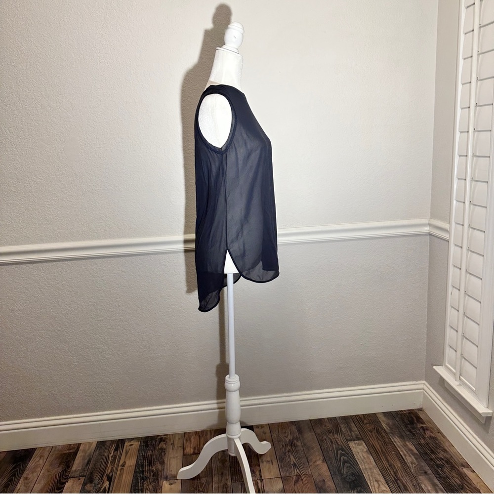 Vince Navy Blue Chiffon Silk Sleeveless Blouse Size S - Picture 2 of 7